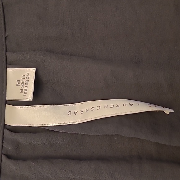 EUC Lauren Conrad Charcoal Grey Peasent Blouse with Builtn Camisole - Picture 4 of 15